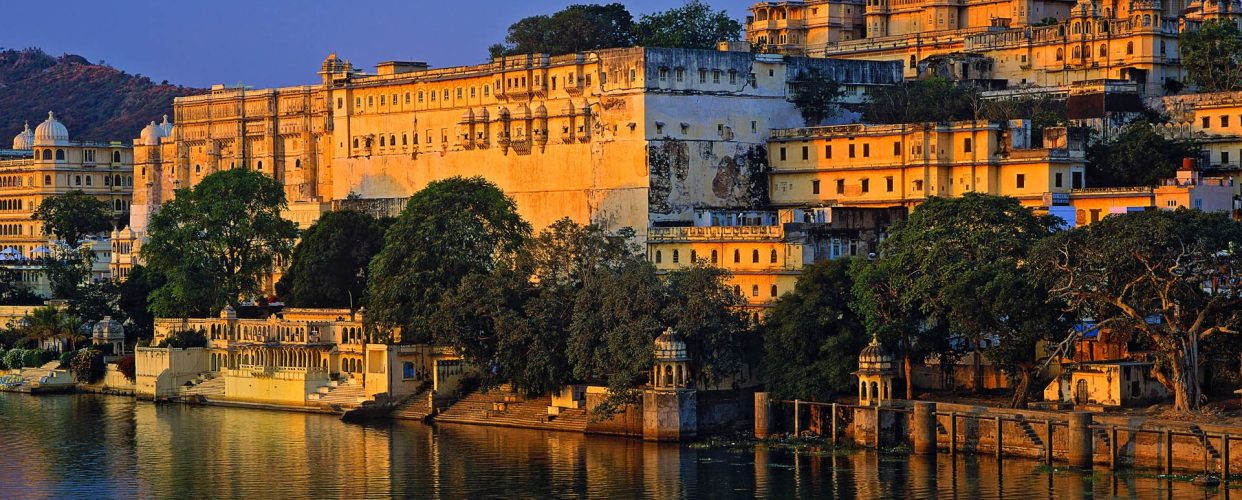 India, Bharat, Rajasthan, Travel Destination, Udaipur, Lake Pichola and the City Palace